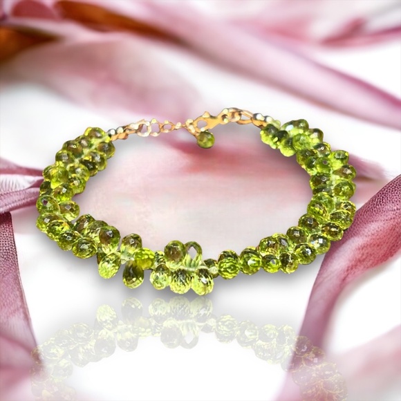 Gorgeous Natural Untreated Peridot Bracelet Handcrafted in 14k Solid Gold - Picture 6 of 8